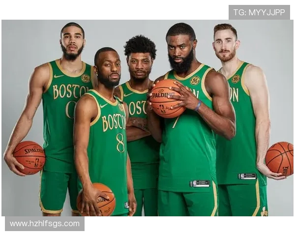 独行侠与凯尔特人激战正酣 双方球员展开激烈对决竞争季后赛席位 独行侠与凯尔特人激战正酣 双方球员展开激烈对决竞争季后赛席位