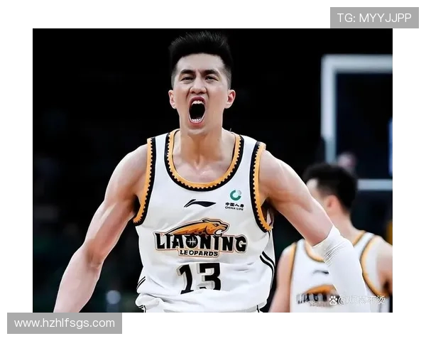 聚焦篮球明星成长之路与赛场传奇风采全景解析再现巅峰瞬间荣光史