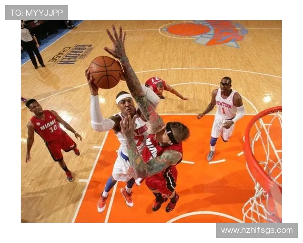 热火与尼克斯激战正酣 双方争夺季后赛关键胜利展开激烈对决