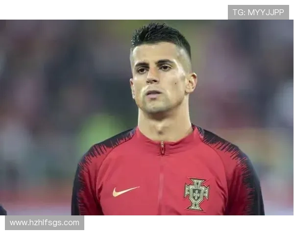 坎塞洛：从边锋到全能战士的蜕变与足球生涯的精彩瞬间